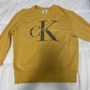 Mustard crew neck sweater